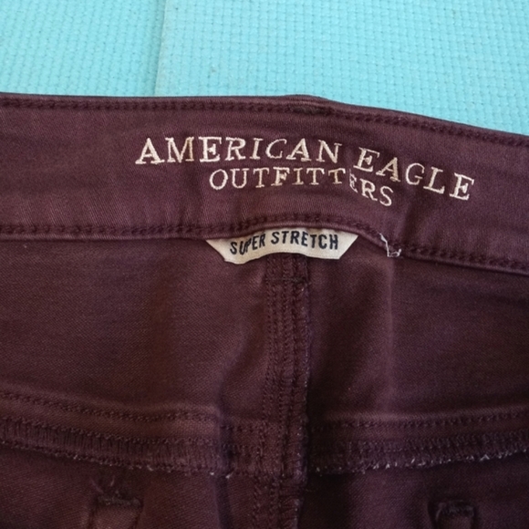 American Eagle Super Stretch Hi-Rise Shortie Shorts Cuffed Sz 8 - Picture 3 of 7